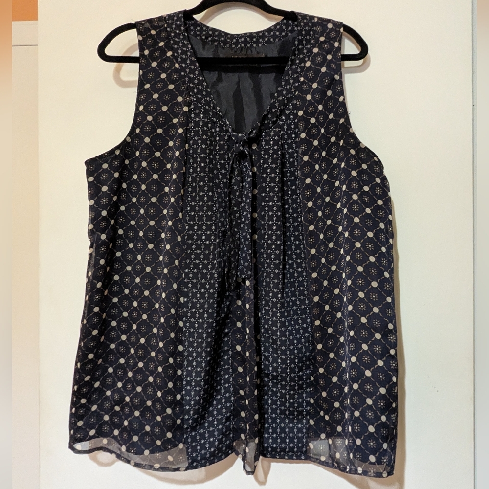 The Limited Navy and White Patterned Blouse